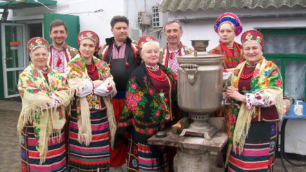 Масляна у  Веселинівському районі на фермі «Кременівський траус»