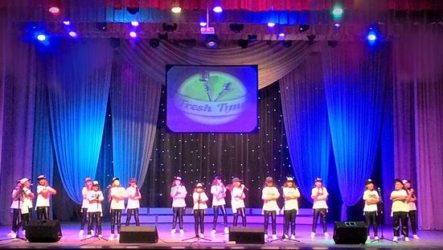 Зразковий вокальний ансамбль «Fresh time» підтвердив своє звання на 3 роки