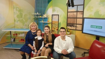 «Новий день» і «На всі 100» про обласний конкурс розмовного жанру «Барви надії»