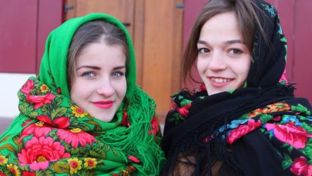 Хустка: історія та значення в обрядах, традиціях, снах