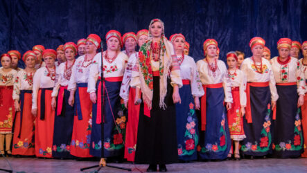 Музичний флешмоб «Сини мої – відважні українці, ми будем вас за подвиг прославлять!» (3 день)