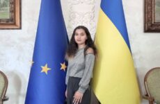 Вітаємо майстриню з Казанківської громади Ксенію Болотських із нагородою!